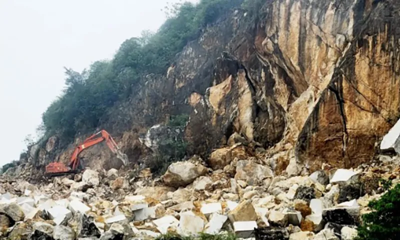 Thanh Hóa: Nhanh chóng khảo sát hang động ở núi Đụn