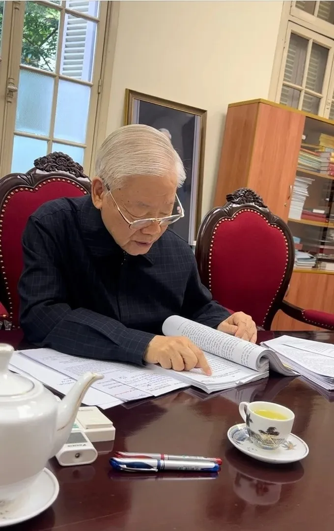 TBT Nguyen phu trong