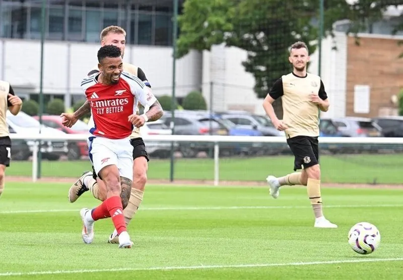 jesus-toa-sang-arsenal-khoi-dau-giao-huu-he-2024-thuan-loi 1