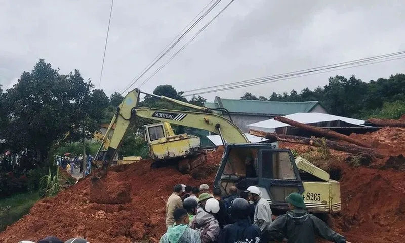 Điểm tin trưa 21/7: Thêm vụ sạt lở ở huyện miền núi Lâm Đồng | Loạn thị trường sách giả, sách thật