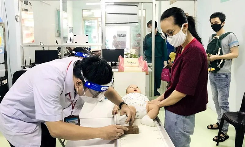 TPHCM: triển khai thực hiện chế độ luân phiên đối với nhân viên y tế công lập trên địa bàn