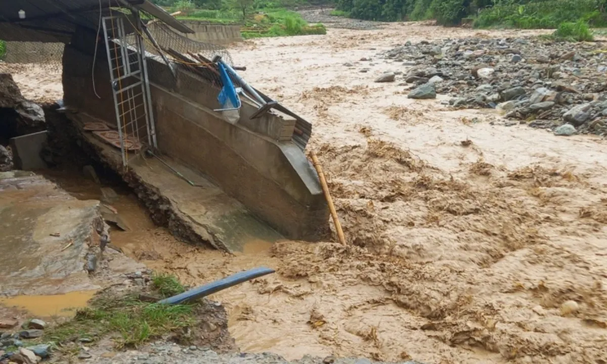 Hoàn lưu bão số 2 tiếp tục gây mưa lớn miền Bắc