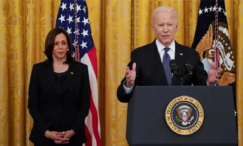 Tổng thống Joe Biden và Phó Tổng thống Kamala Harris tại Nhà Trắng 2052021 Re