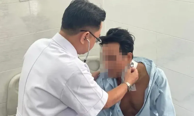 Cứu kịp thời người đàn ông bị bạn nhậu đâm xuyên cổ, suýt chết