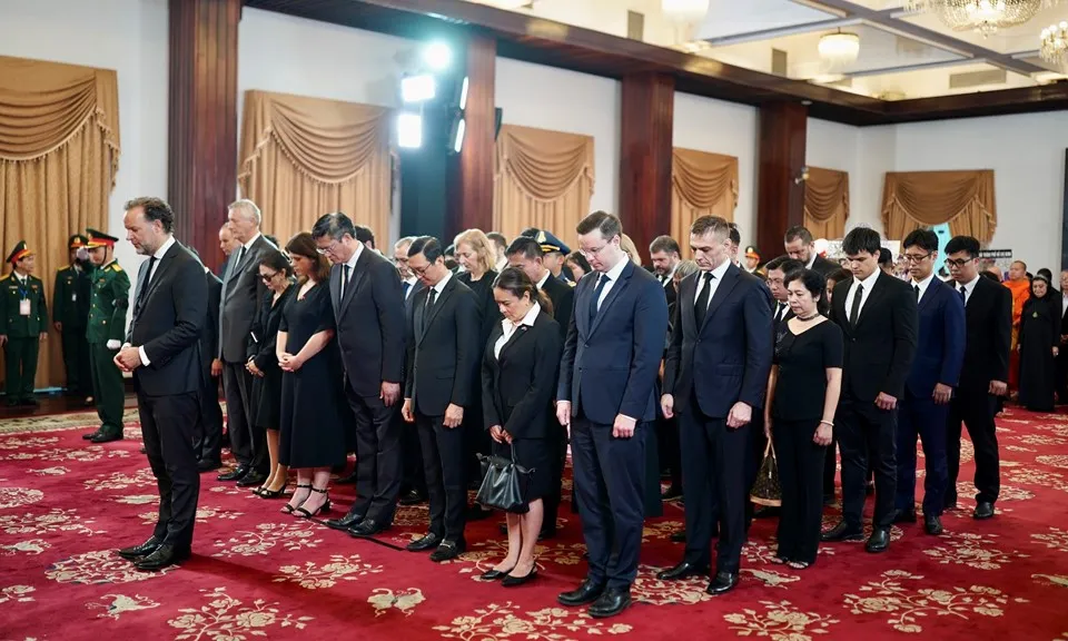 dong-nguoi-du-quoc-tang-250724-3