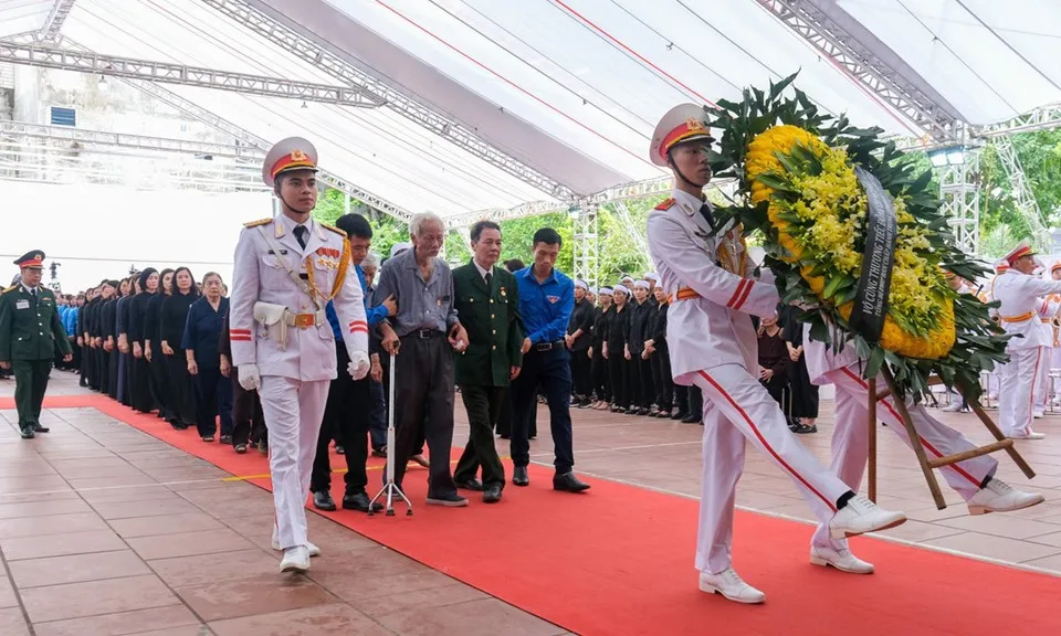 dong-nguoi-du-quoc-tang--lai-da-250724-2