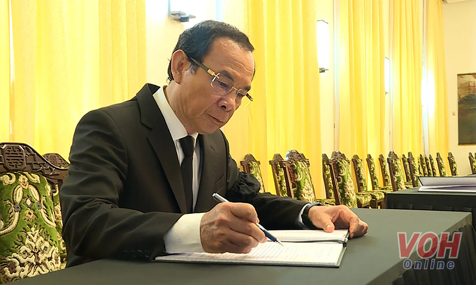 QUOC TANG TBT NGUYEN PHU TRONG.00_06_00_06.Still009