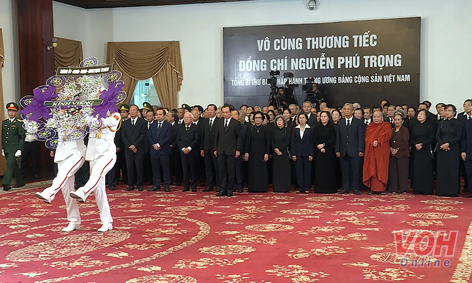 QUOC TANG TBT NGUYEN PHU TRONG.00_06_23_23.Still007