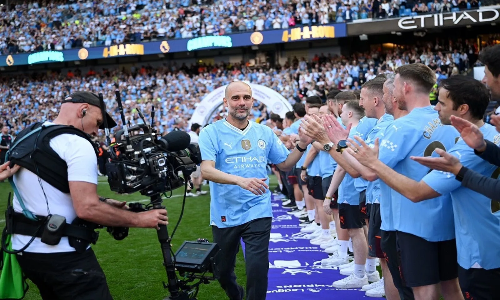 Pep Guardiola xác nhận thời gian ở lại Man City 
