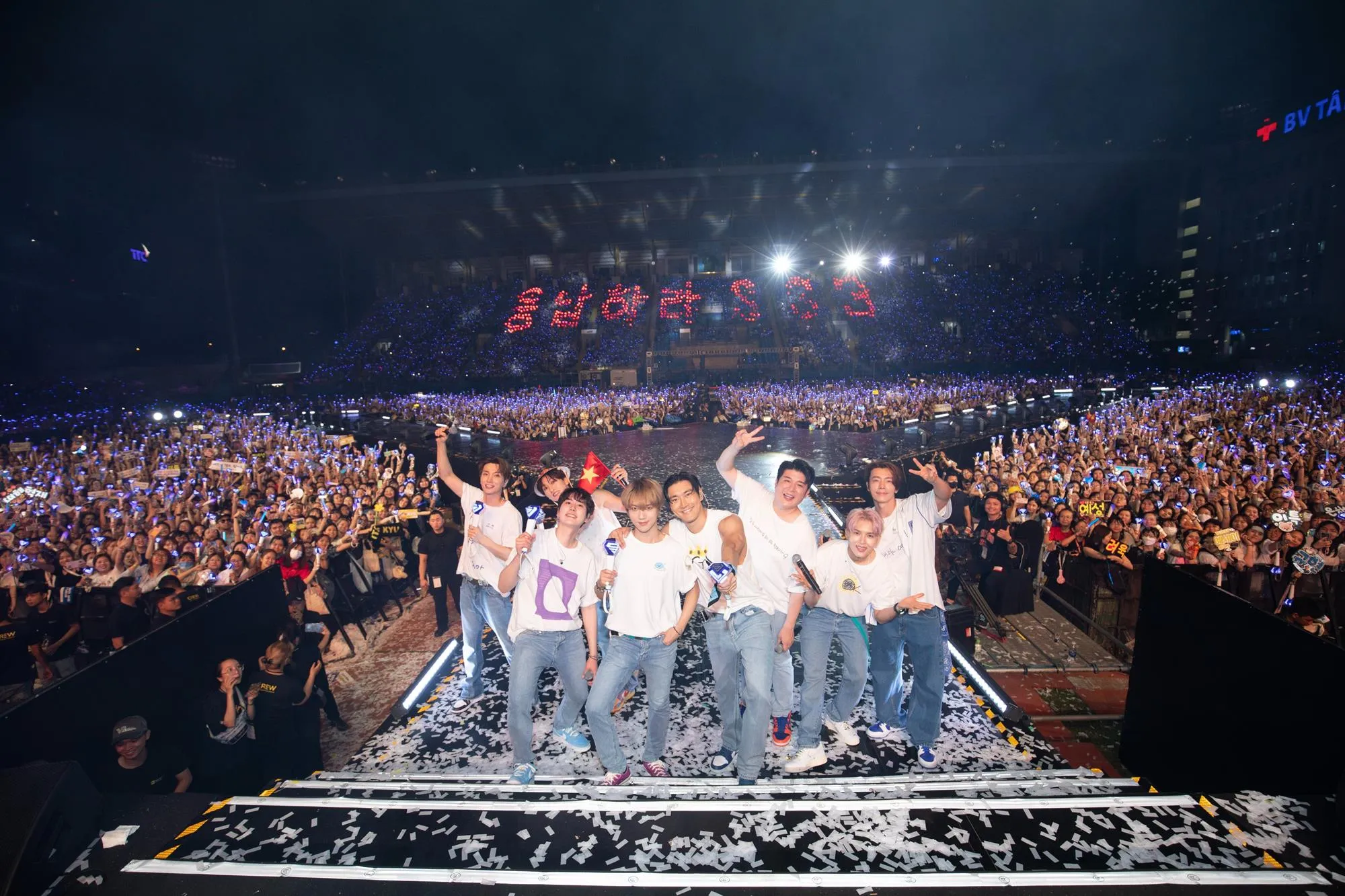 super-junior-check-in-tai-viet-nam-hao-hung-chuan-bi-cho-concert-13