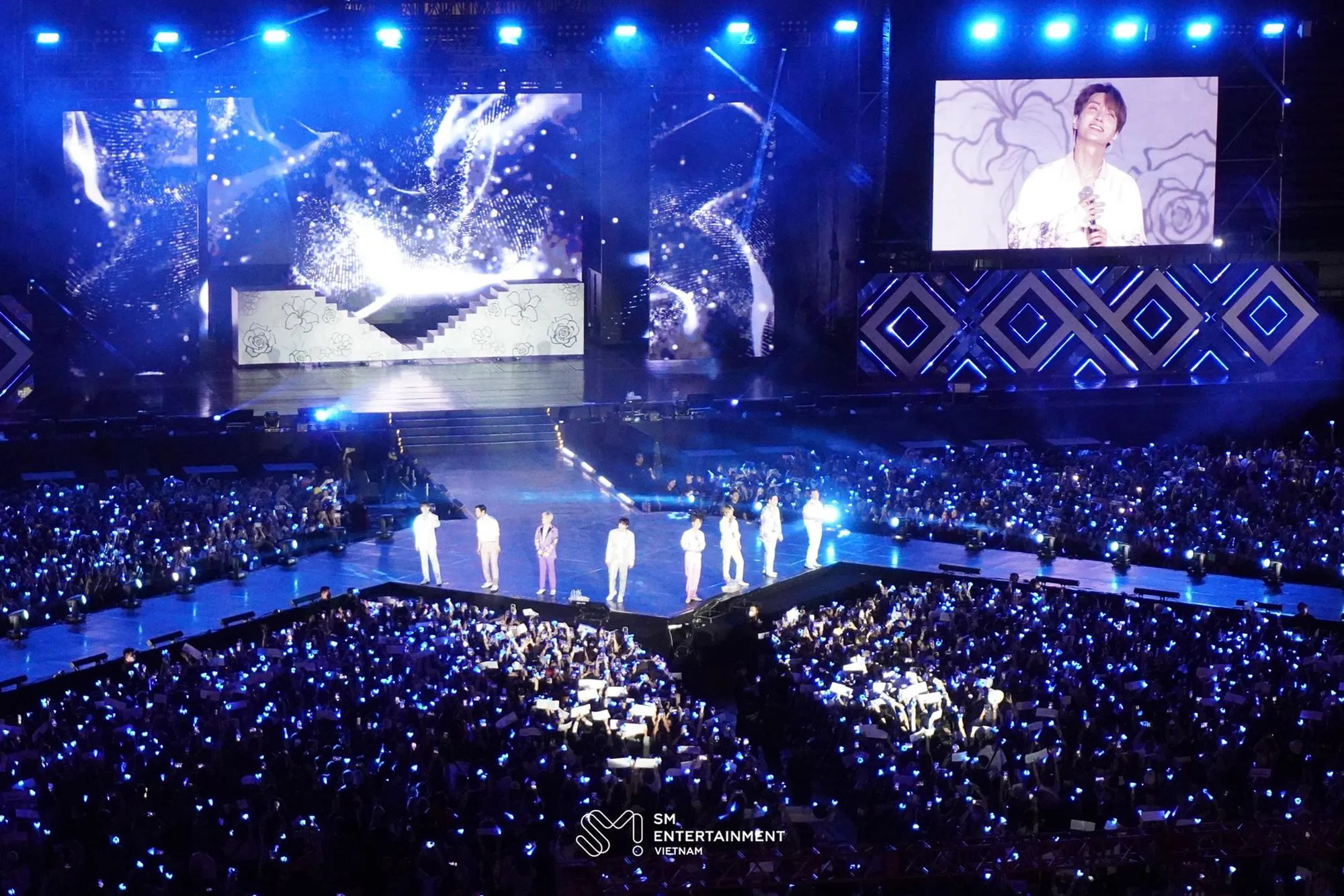 super-junior-check-in-tai-viet-nam-hao-hung-chuan-bi-cho-concert-4