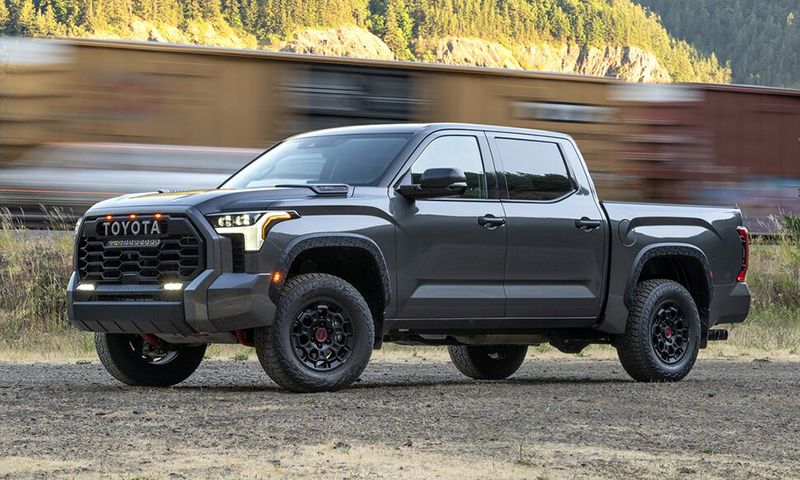 Toyota sẽ thay thế động cơ bị lỗi miễn phí 2 mẫu Tundra và Lexus LX600
