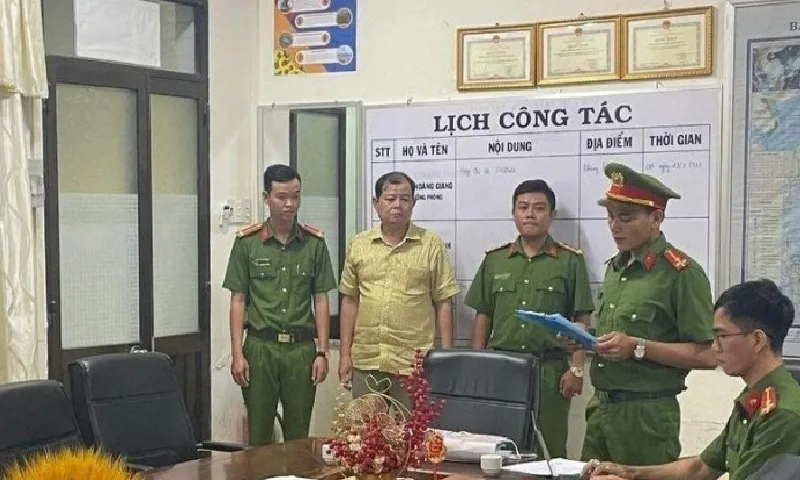 Bắt Phó Trưởng phòng Kinh tế TP Cà Mau làm giả giấy tờ