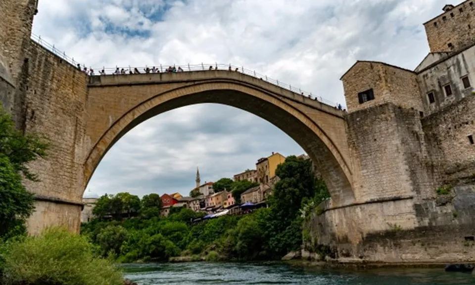 cay-cau-bosnia-300724