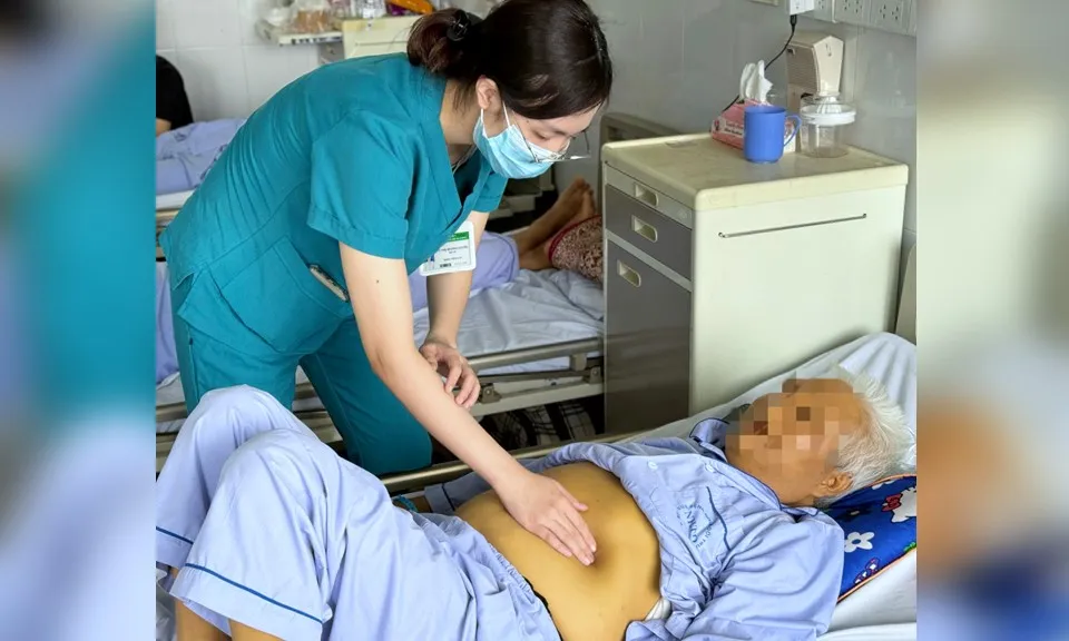 Men gan tăng hơn 1.000 lần vì uống không đúng liều lượng hoa đu đủ ngâm mật ong
