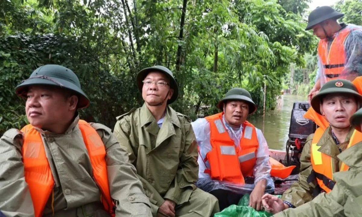 Phó Thủ tướng Lê Thành Long: Đảm bảo an toàn tính mạng, tài sản người dân vùng úng ngập