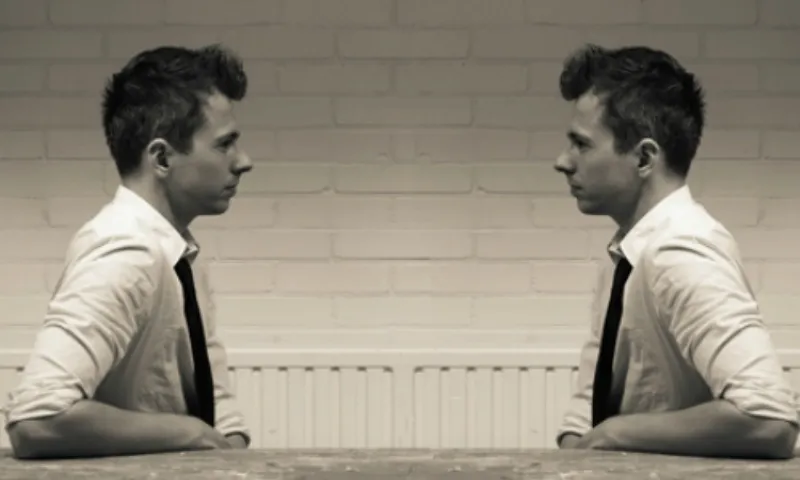 Hay nói chuyện một mình, liệu có bình thường? 