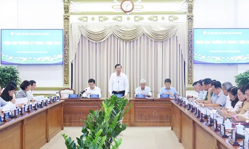 TPHCM: 7 tháng, các lĩnh vực kinh tế về dịch vụ, công nghiệp đều tăng mạnh