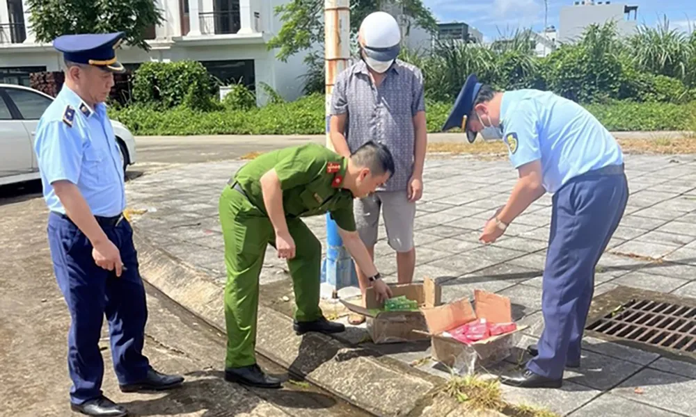 Quảng Ninh: Bắt giữ 300 sản phẩm thuốc lá điện tử không rõ nguồn gốc