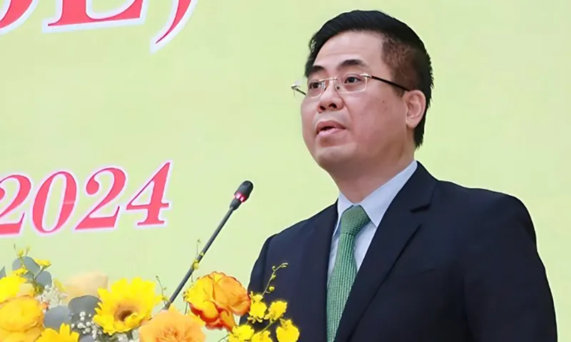 Phê chuẩn Chủ tịch UBND tỉnh Quảng Ngãi Nguyễn Hoàng Giang