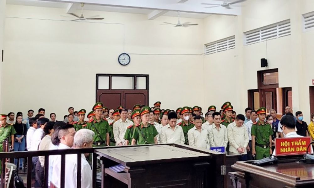Làm giả giấy tờ xe: Hàng loạt cán bộ Tiền Giang, Kiên Giang lãnh án tù