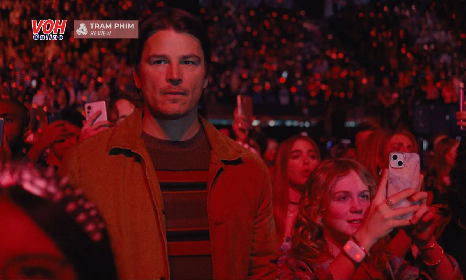 Người đàn ông đưa con đi xem hòa nhạc để săn mạng người