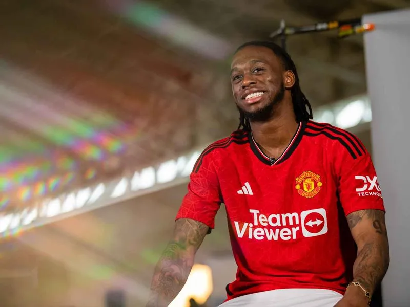 aaron-wan-bissaka-tro-thanh-vat-can-khien-mu-bat-luc-tren-ttcn 1