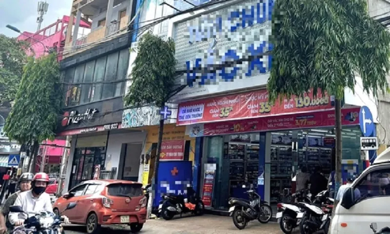 Cháu bé 6 tháng tuổi bị té nứt sọ khi tiêm chủng