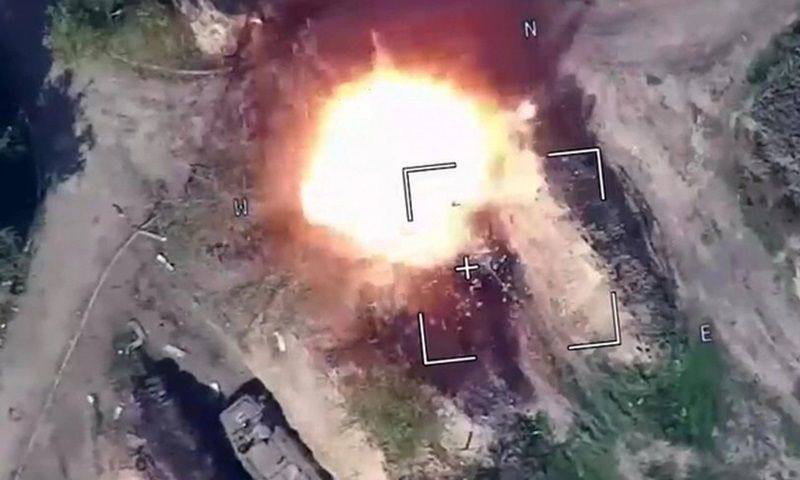 Nga công bố video cho thấy UAV Lancet phá hủy nhiều vũ khí hạng nặng của Ukraine ở vùng Kursk