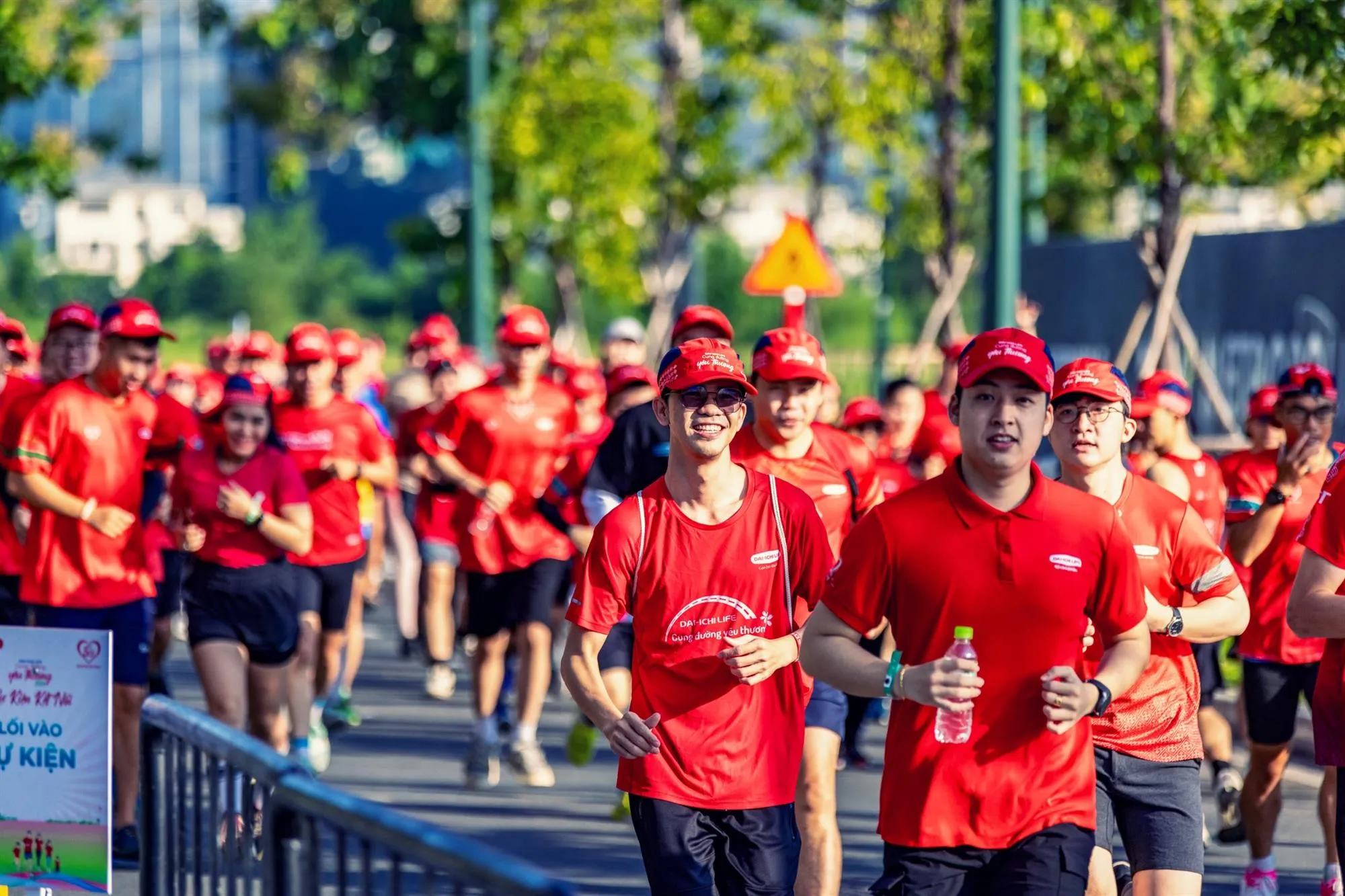 voh-gan-ngan-nguoi-tich-cuc-tham-gia-su-kien-chay-bo-ket-noi-yeu-thuong-1