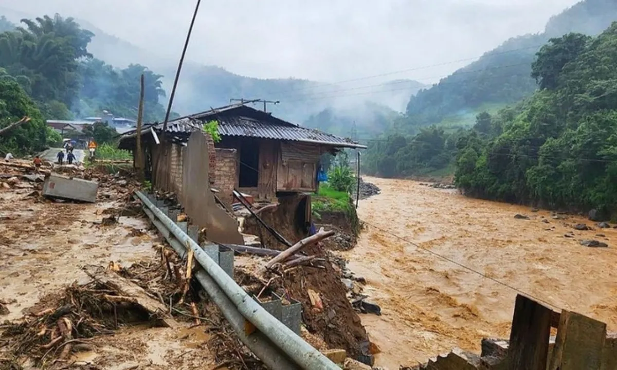 Thủ tướng yêu cầu tập trung ứng phó nguy cơ mưa lũ, sạt lở đất tại Bắc Bộ