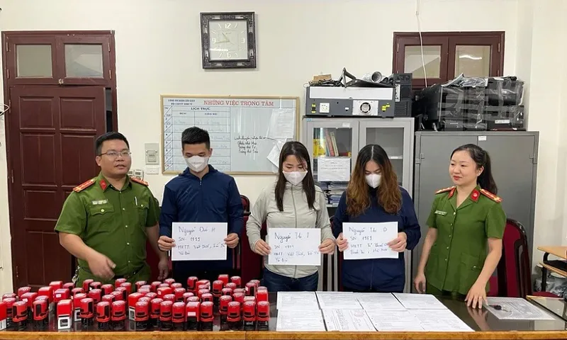 Triệt phá đường dây làm giả con dấu, tài liệu quy mô lớn tại Hà Nội