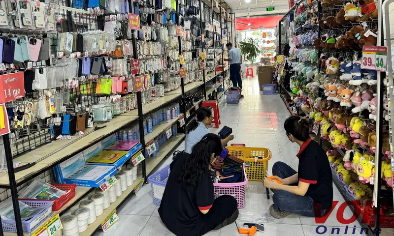 Tạm giữ gần 1.000 đơn vị sản phẩm giả mạo nhãn hiệu trị giá 100 triệu đồng