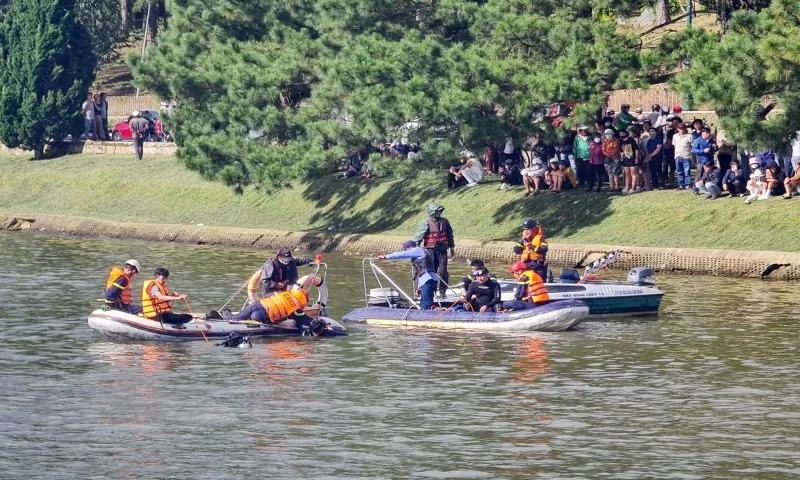 Người đàn ông đuối nước tử vong ở hồ Xuân Hương, Đà Lạt