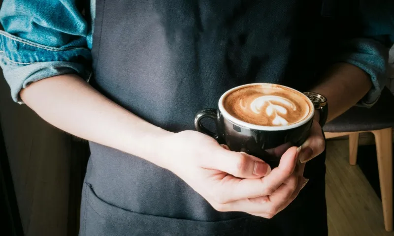Uống 6 ly cà phê mỗi ngày: Những rủi ro tiềm ẩn cho sức khỏe