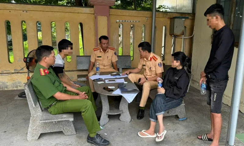 Tạm giữ nhóm thanh niên sử dụng ma tuý chạy ô tô quá tốc độ trên Quốc lộ 1