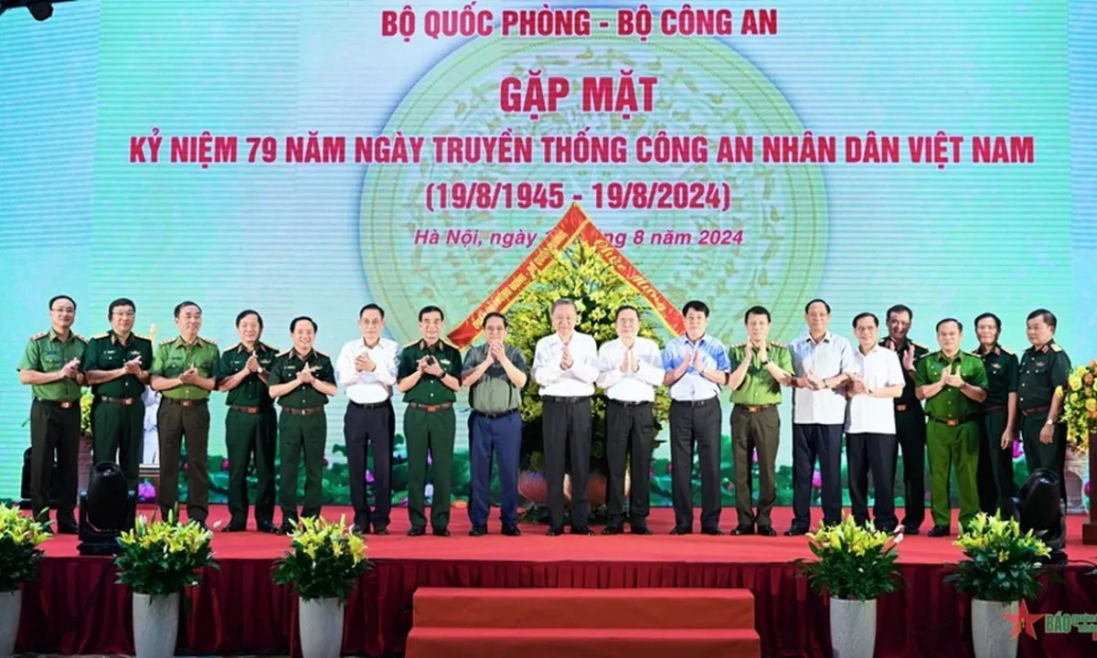 Bộ Quốc phòng gặp mặt kỷ niệm 79 năm Ngày truyền thống Công an nhân dân