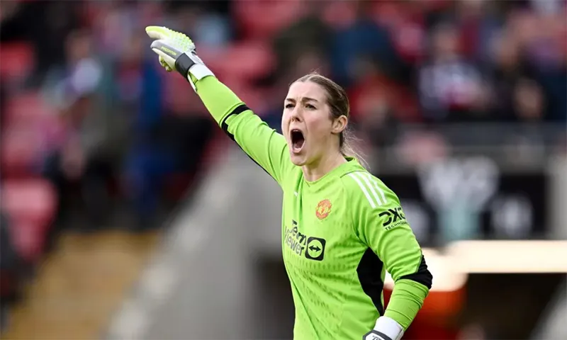 Nữ sư tử Anh Mary Earps