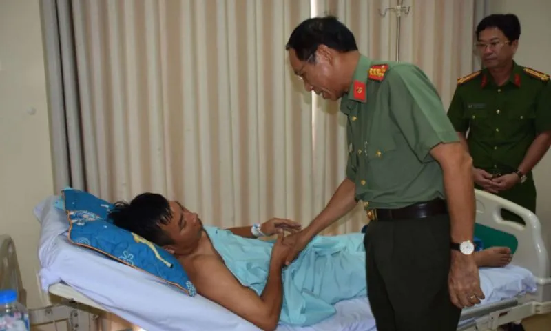 Bắt đối tượng hung hãn gây thương tích nghiêm trọng cho cán bộ công an