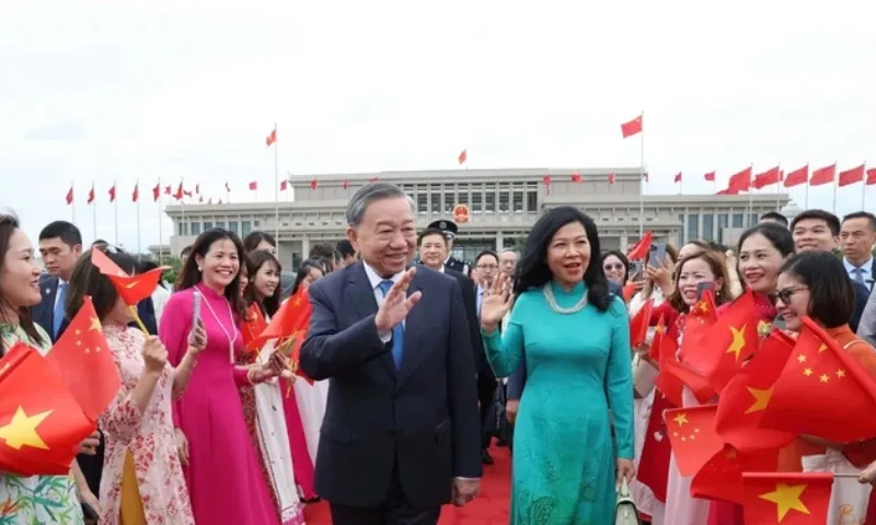 Tổng Bí thư, Chủ tịch nước Tô Lâm về đến Hà Nội kết thúc tốt đẹp chuyến thăm Trung Quốc