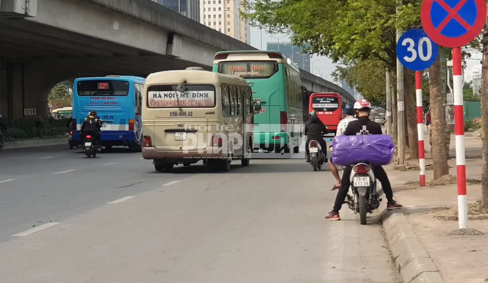 Tình trạng xe dù, bến cóc, bắt khách dọc đường sẽ diễn ra  vào dịp lễ