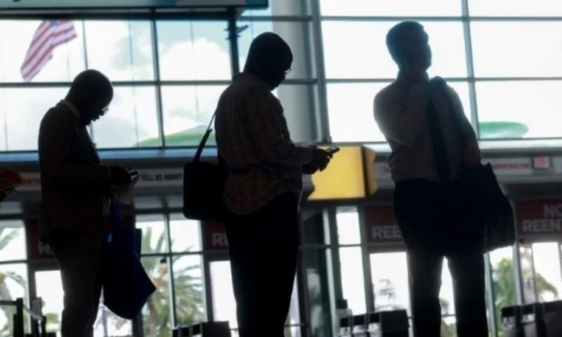  Tăng trưởng việc làm Mỹ sụt giảm, Fed lo ngại về thị trường lao động
