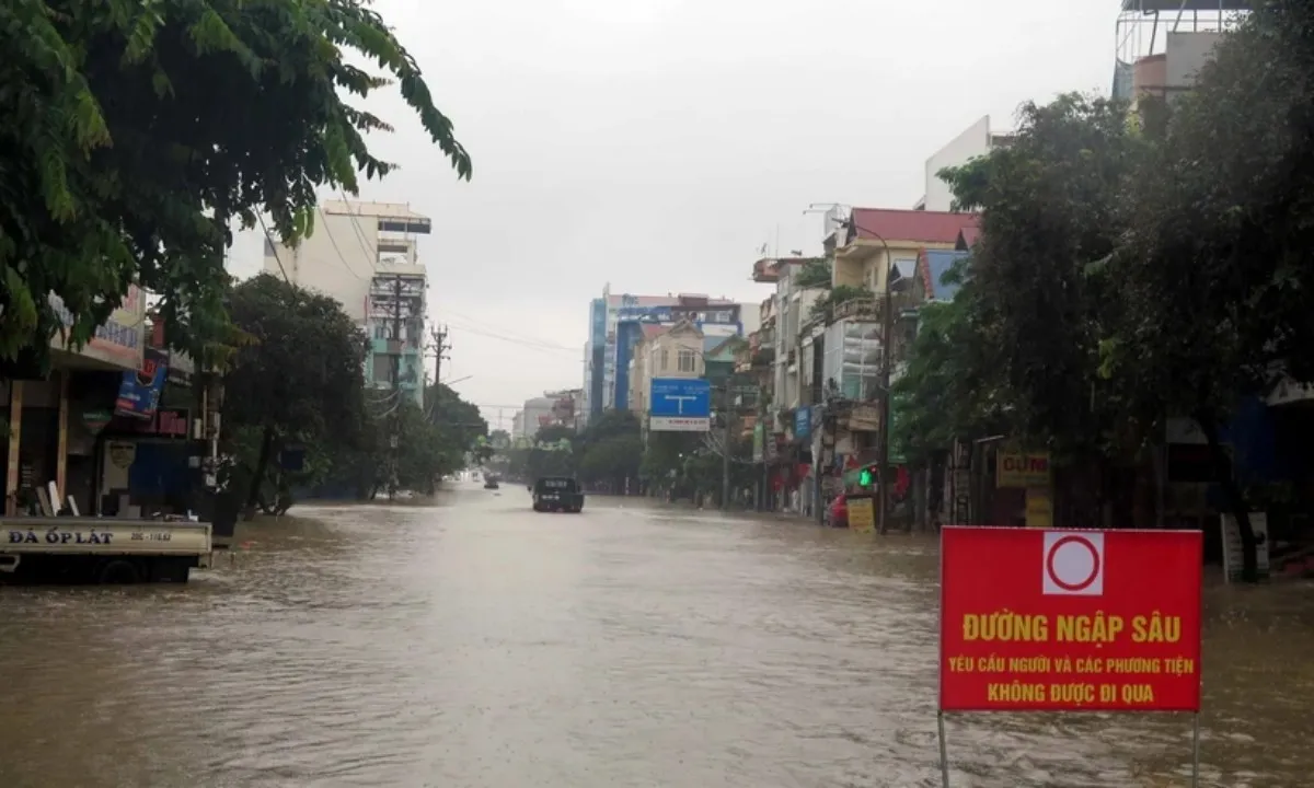 Cố đi qua ngầm tràn khi nước dâng cao, nam thanh niên bị lũ cuốn mất tích