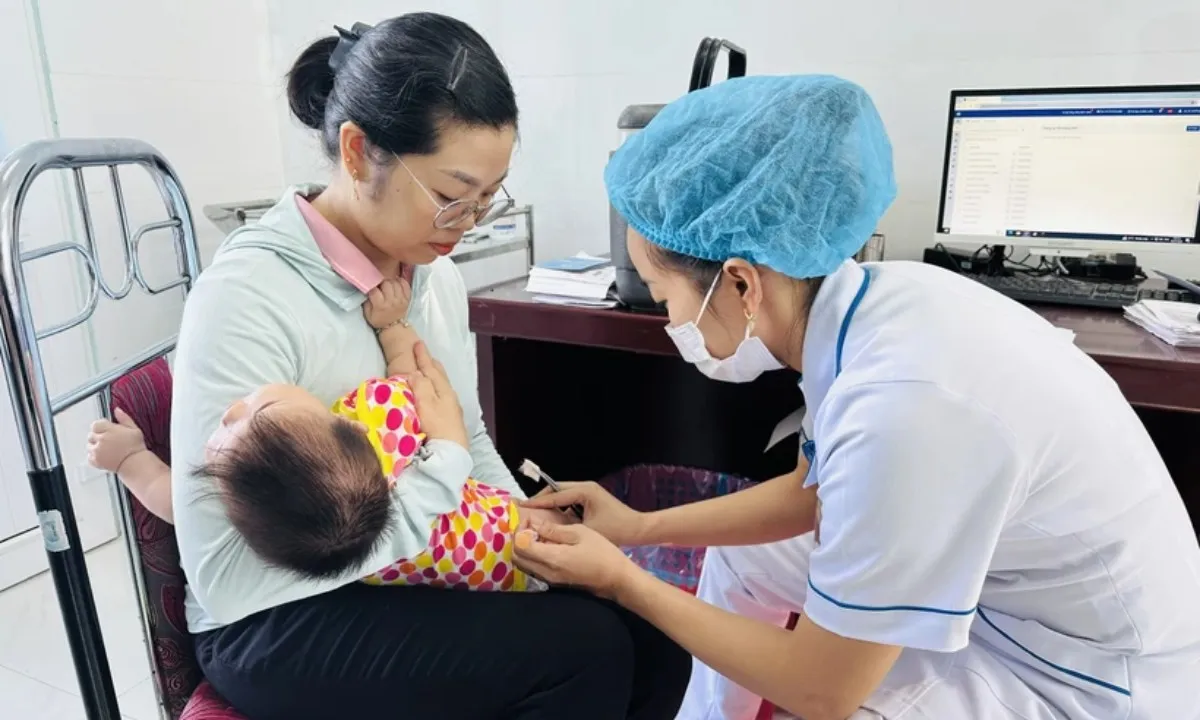 Bộ Y tế: Khẩn trương triển khai chiến dịch tiêm vaccine phòng bệnh sởi