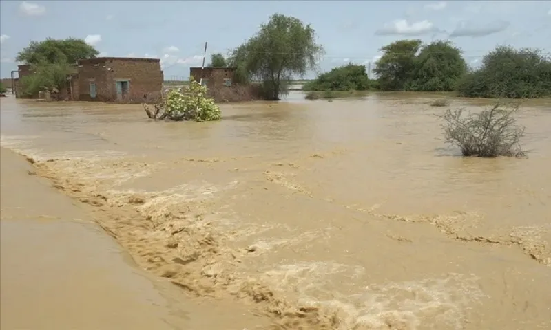 Vỡ đập ở Sudan gây lũ lụt nghiêm trọng: Ít nhất 60 người chết, hàng trăm người mất tích