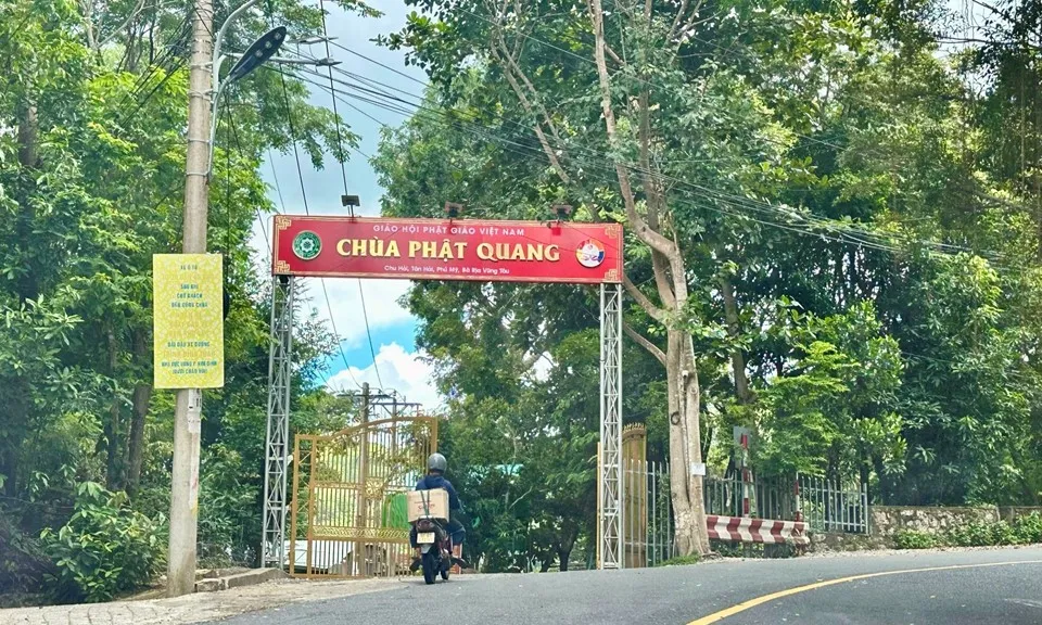 Sắp tháo dỡ 35 công trình không phép ở chùa Phật Quang do ông Thích Chân Quang trụ trì