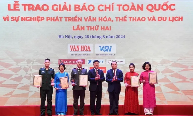 Lễ trao Giải Báo chí toàn quốc Vì sự nghiệp phát triển văn hóa, thể thao và du lịch