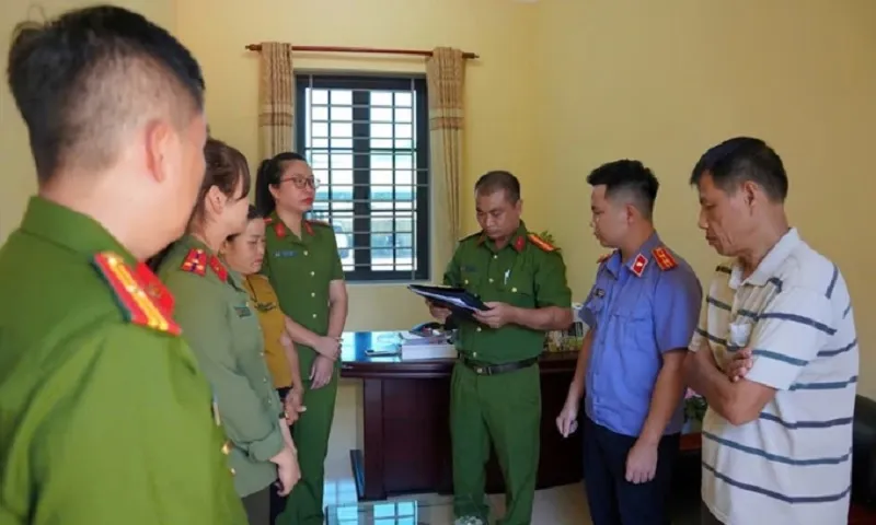 đọc lệnh bắt giam Vì Thị Tiên lừa đảo s