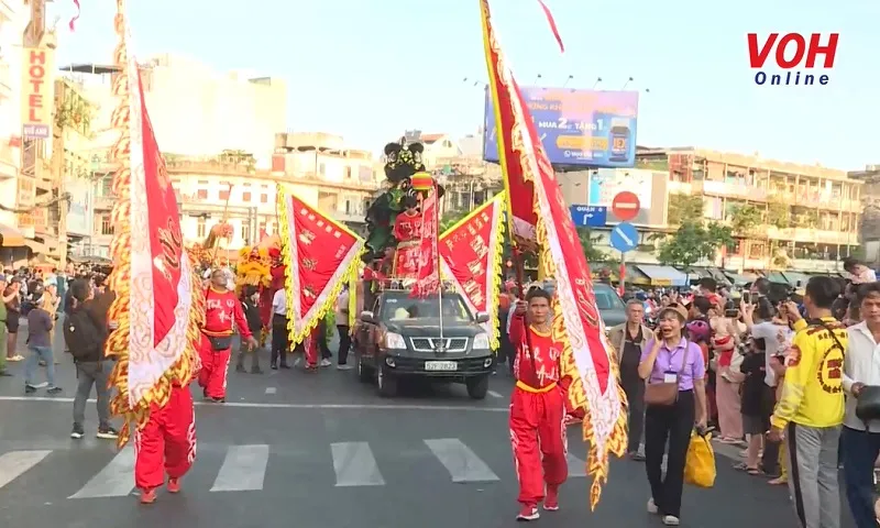 Lễ hội nguyên tiêu tràn đầy sức sống mùa xuân