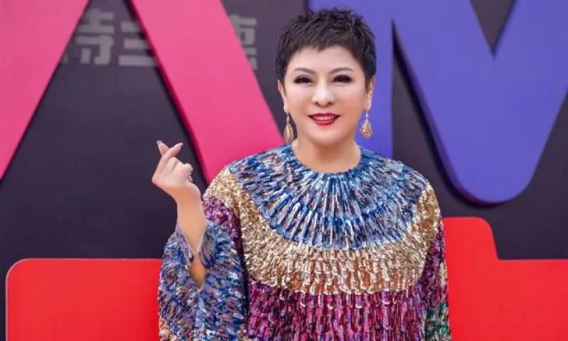 Khả năng kiếm tiền đáng kinh ngạc của bà trùm showbiz Hồng Kông